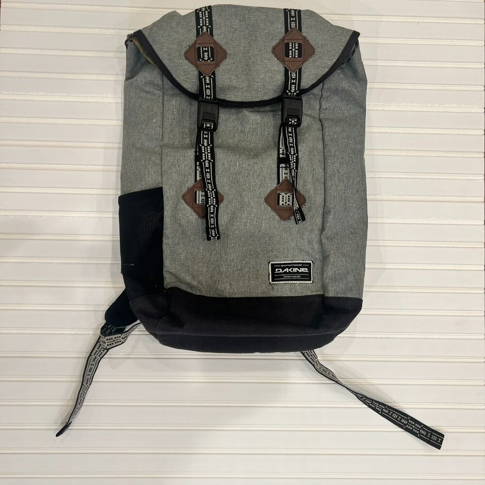 Dakine Trek ll 26L Backpack